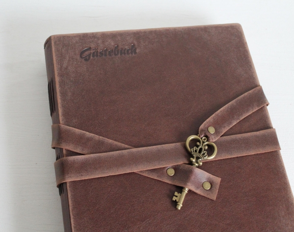 Gästenbuch - Album A4+ "Schlüssel"  im Vintage Look, braun